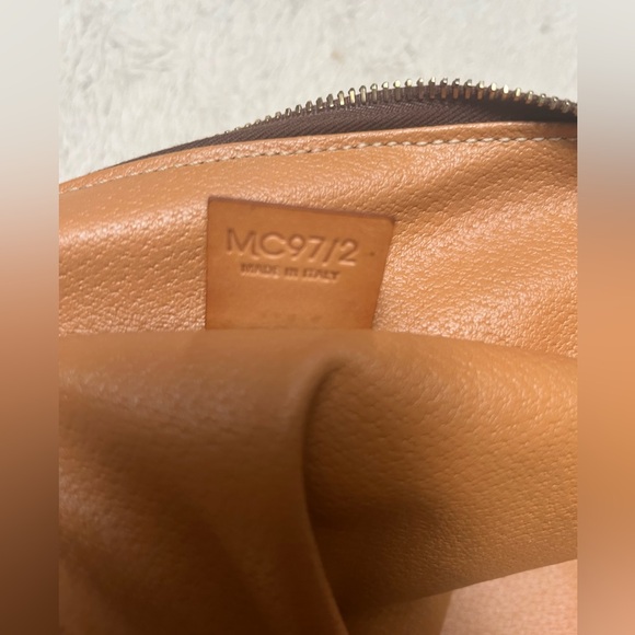 Authentic vintage Celine macadam monogram travel bag. Model: MC98/2 - Picture 6 of 16